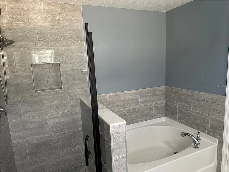545 First Cape Coral Dr — Photo 25