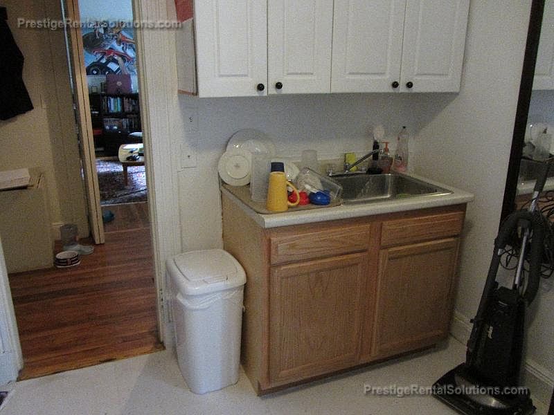 2nd image of 1820 Comm Ave APT 27