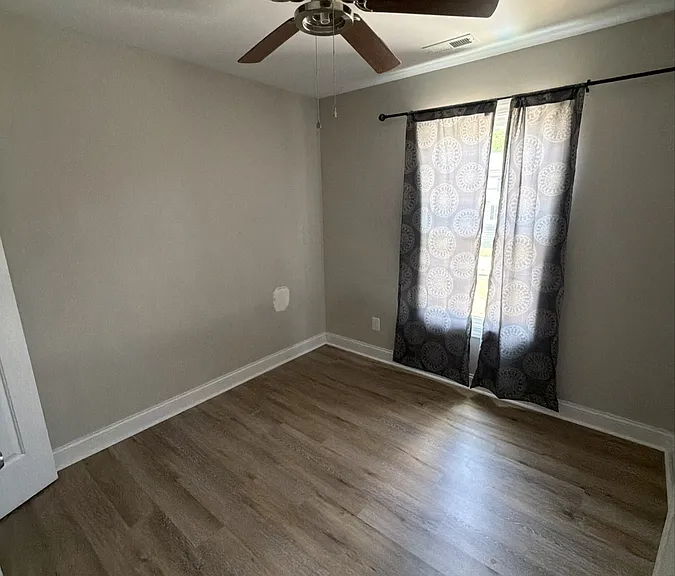 1135 Davis St — Photo 8