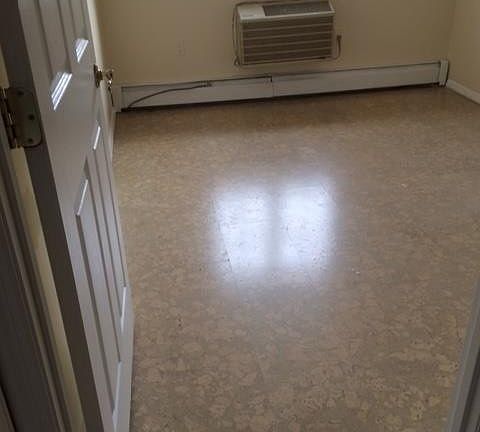 5th image of 8271 Country Pointe Cir