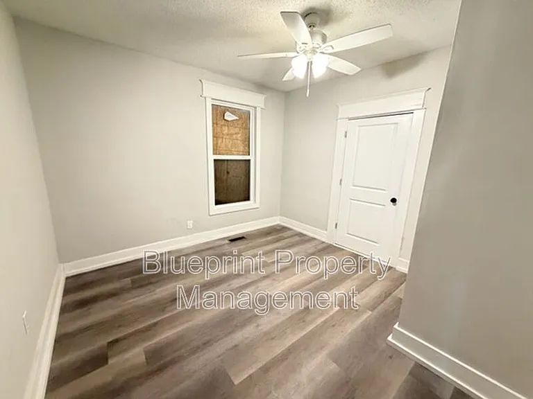 1701 Avenue I — Photo 5