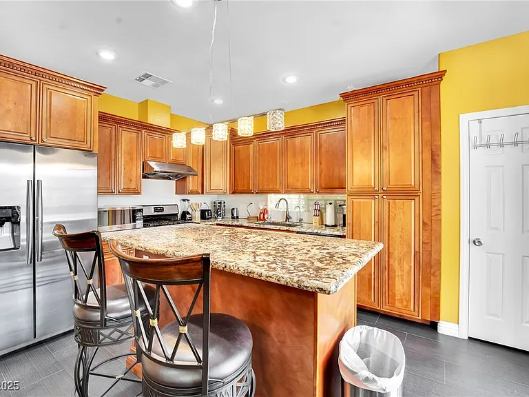 9677 Casper Peak Ct — Photo 10