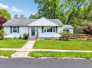 6 Parkview Rd, Hamden, CT 06514