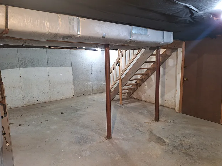 91 N Main St — Photo 15
