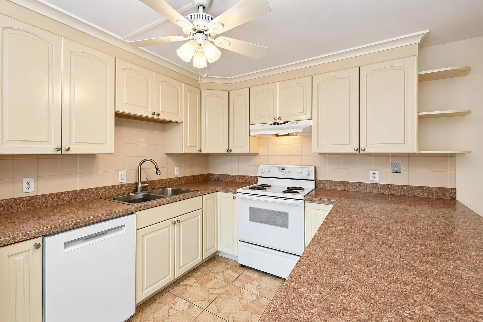 3/2.5 Beachside Duplex — Photo 2