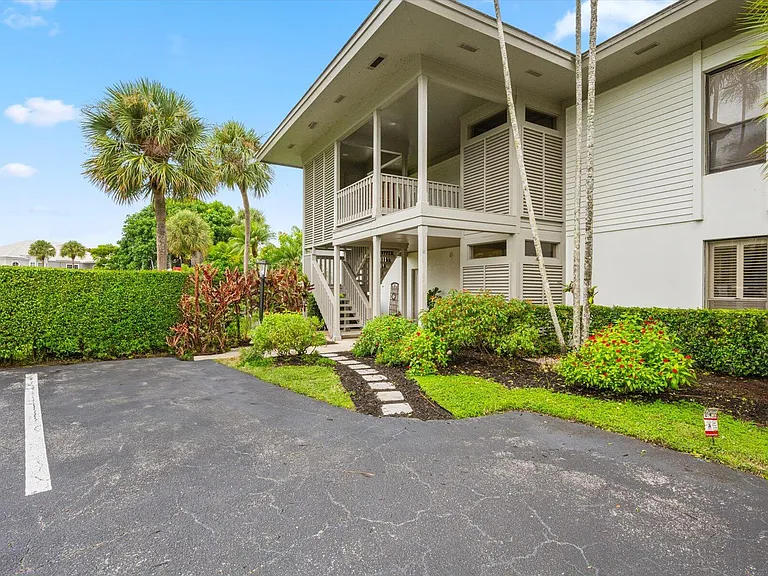 11842 Pebblewood Dr #201 — Photo 1