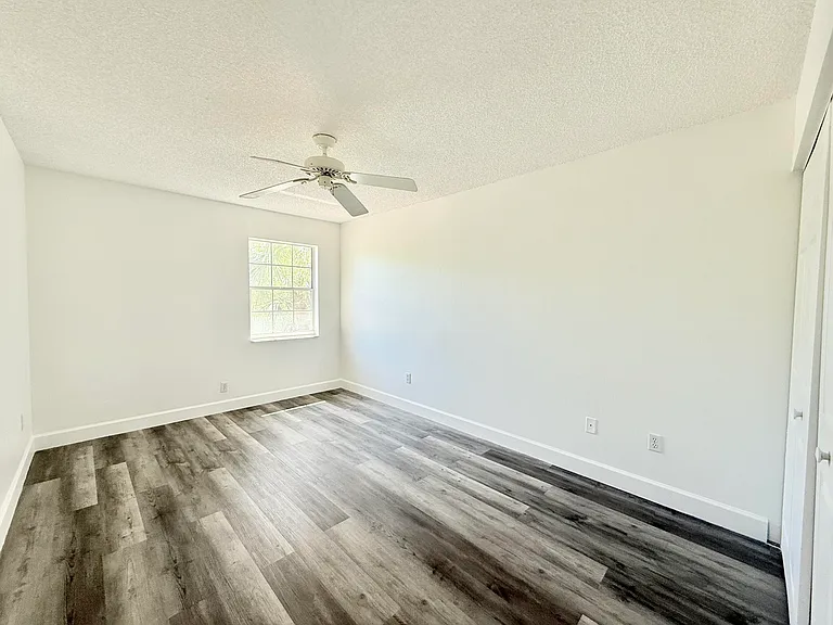10875 Old Bridgeport Ln — Photo 14