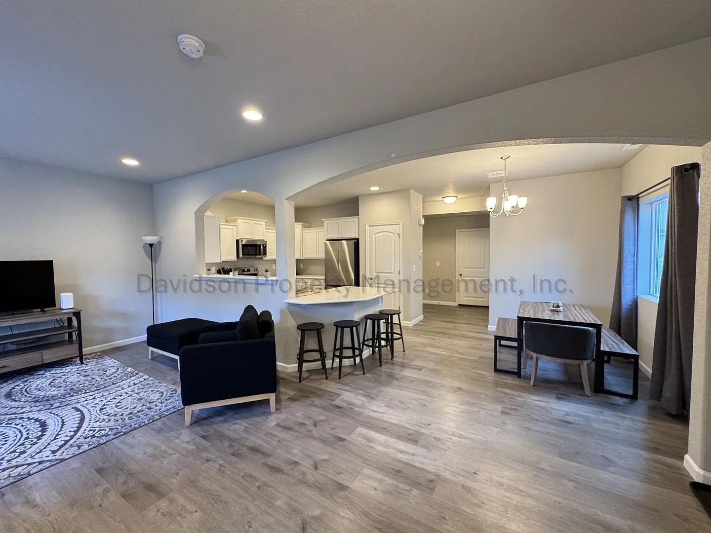 Gorgeous 3 Bedroom Townhouse in Lorson Ranch — Photo 2
