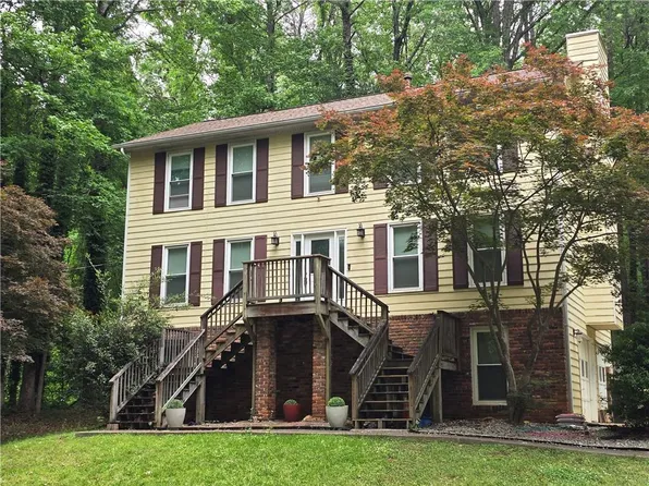 330 Benjamin Cir, Fayetteville, GA 30214