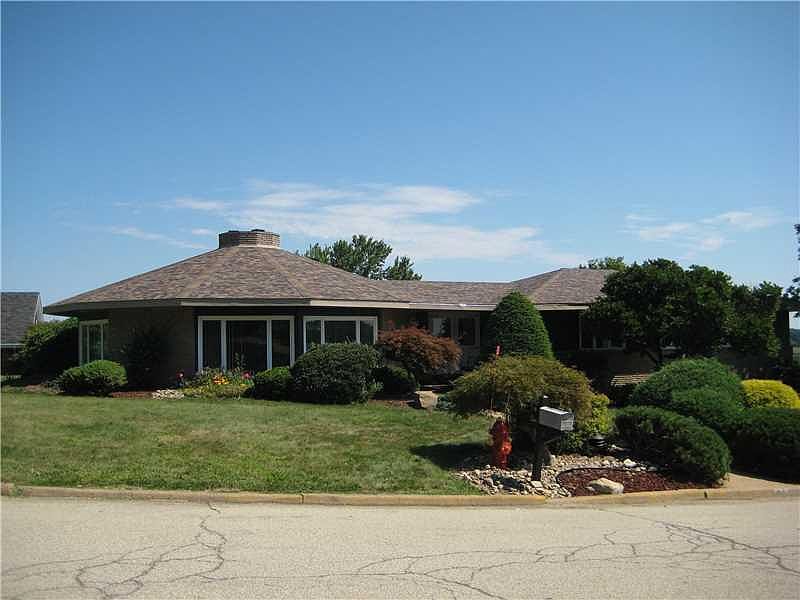 1st image of 16 Waverly Dr
