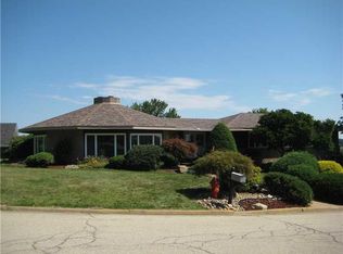 16 Waverly Dr, Greensburg, PA 15601