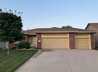 8127 S 167th St, Omaha, NE 68136