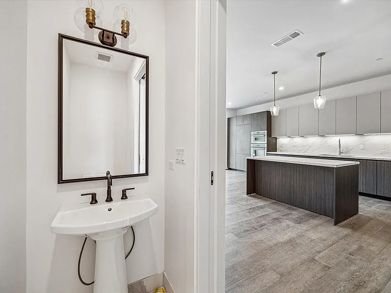 1711 Allen Pkwy #1806 — Photo 5