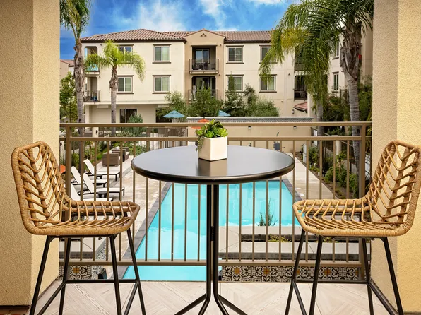 Los Alamitos Luxury Apartments
