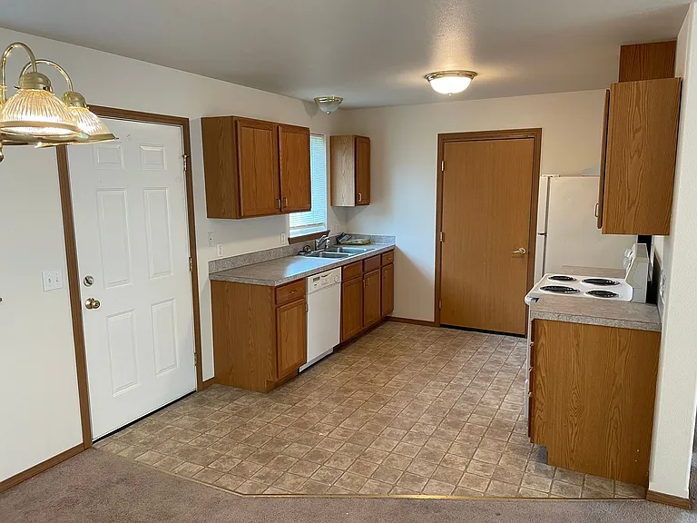 1449 NW Falls Creek Loop — Photo 8