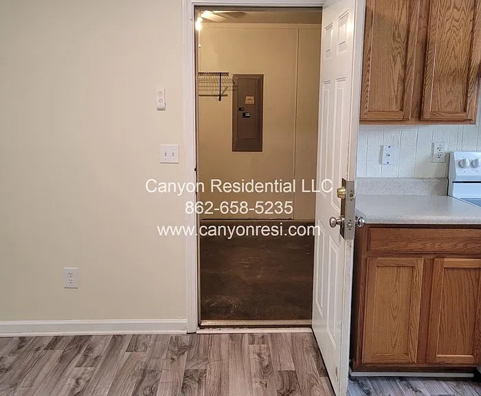 461 Bedford Knoll Dr — Photo 6