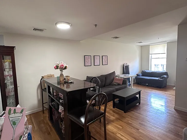 233 Bay St #305 — Photo 4