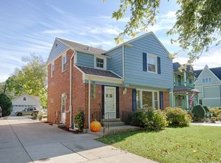 59 Longcommon Rd, Riverside, IL 60546