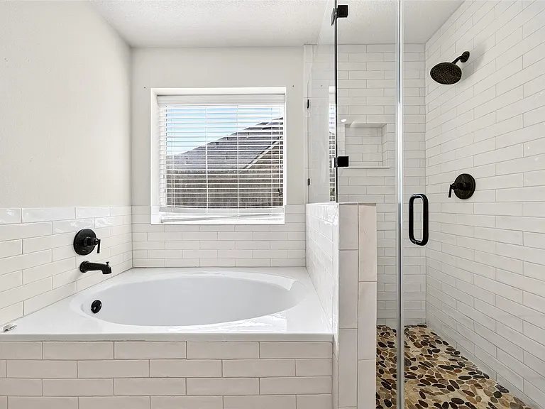 7603 Kenmark Ct — Photo 25