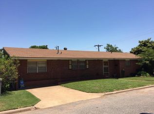1004 Randall Rd, Weatherford, OK 73096