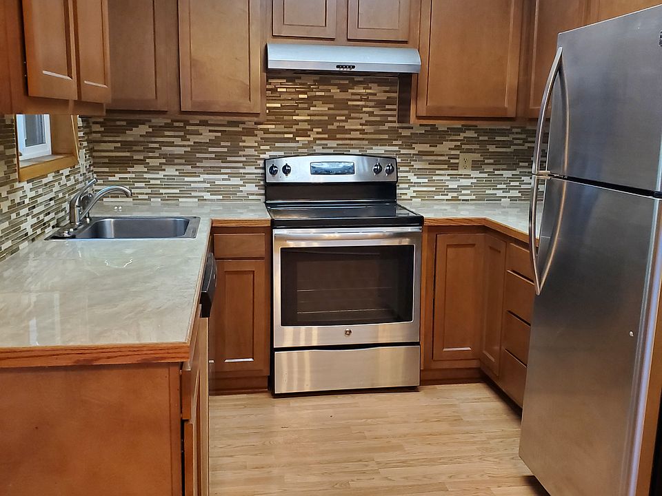 1st image of 1607-1611 NE 26th Ave #5