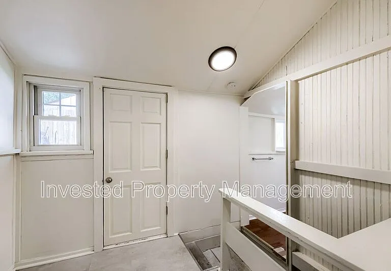 3007 N Hooker St — Photo 15
