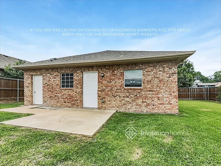 304 E Ross Ave — Photo 17