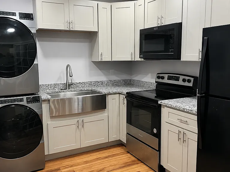 136 E Main St #G — Photo 1