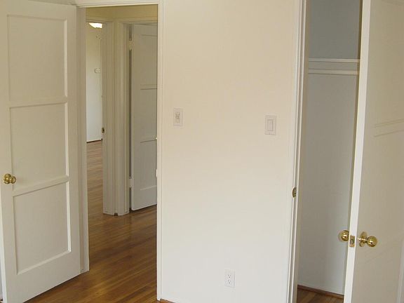3rd image of 2530 Kansas Ave