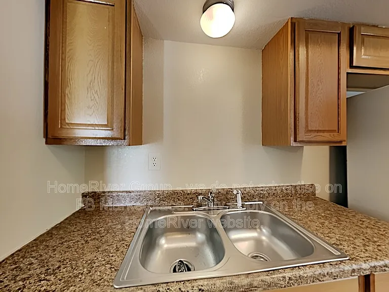 4345 Chestnut Dr — Photo 8