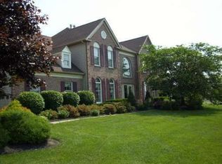 2026 Beacon Hill Dr, Newtown, PA 18940