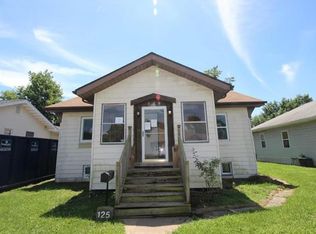 125 W 3rd St, Roxana, IL 62084