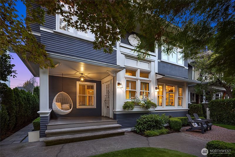 2nd image of 716 15th Avenue E
