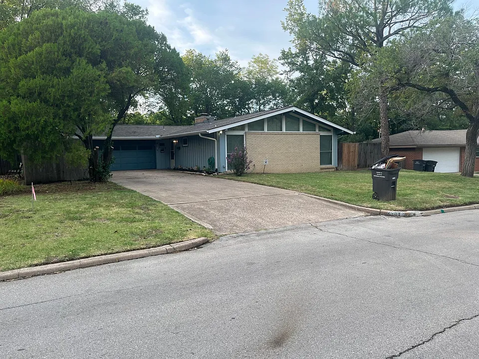 4812 Brookline Dr