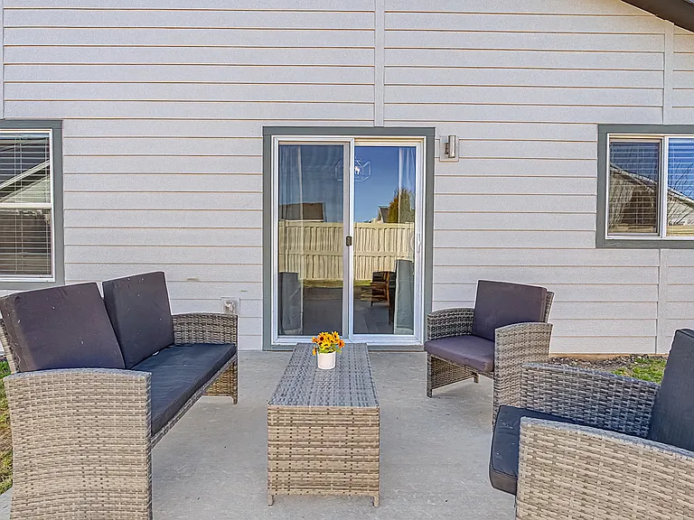 2742 W Balboa Dr — Photo 49