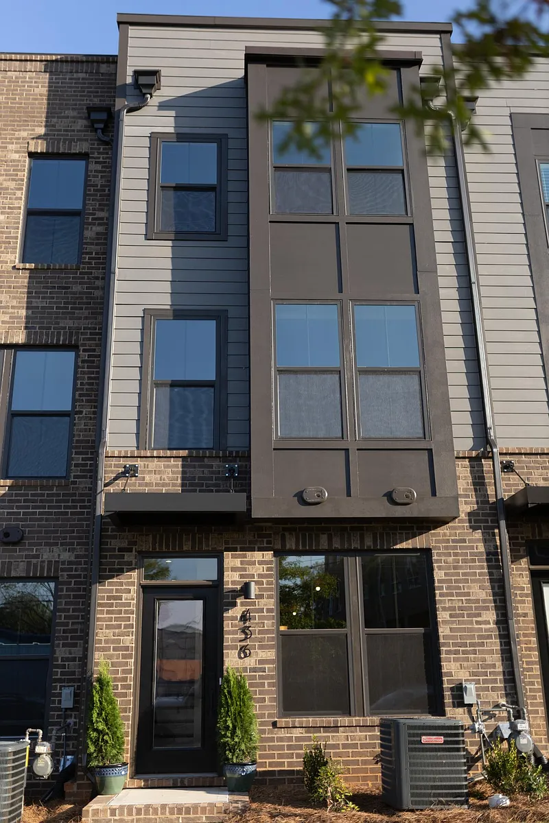 Building Photo - 436 W Tremont Ave
