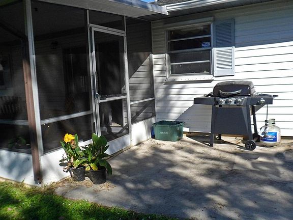 3rd image of 632 SW Prado Ave