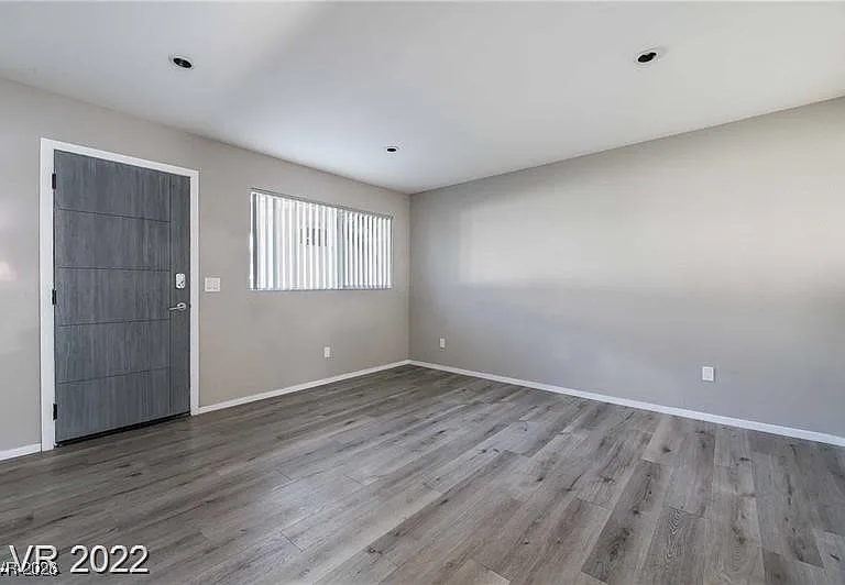 2201 Fairfield Ave #17 — Photo 6