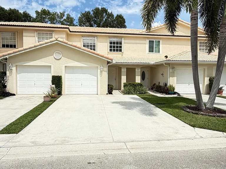 111 Fox Meadow Run — Photo 1