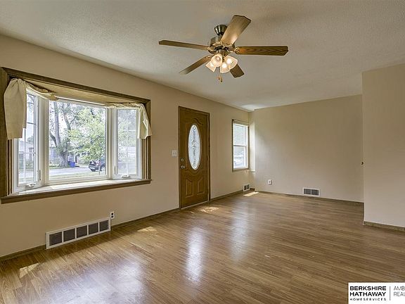 4th image of 6212 S I St
