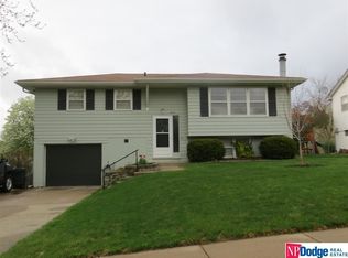 7512 Newport Ave, Omaha, NE 68122