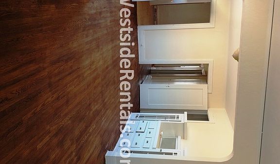 4th image of 1032 N Edgemont St