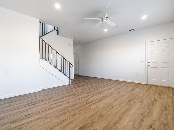 4th image of 1324 S Santa Fe Ave