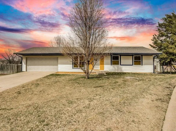 12 SE 4th Ct, Newton, KS 67114
