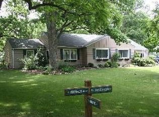 4106 N Vineyard Dr, Port Clinton, OH 43452