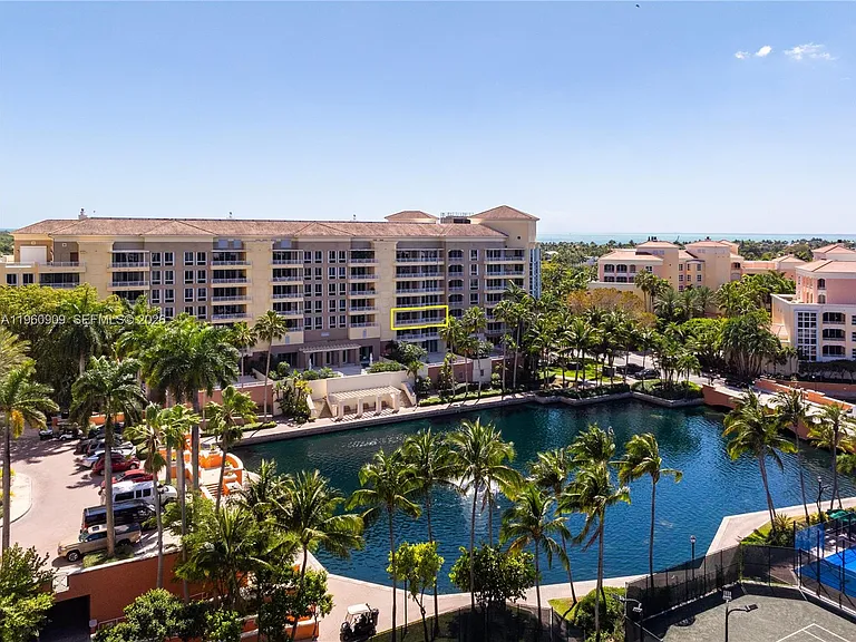 765 Crandon Blvd #306 — Photo 4