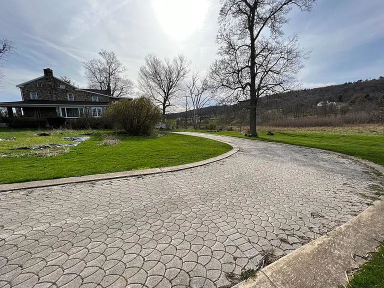 1183 Halfmoon Valley Rd — Photo 10