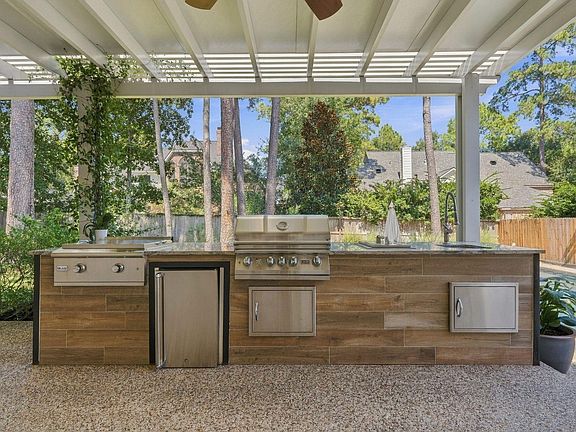 4th image of 22 Hillside View Pl
