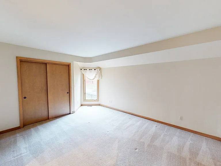 5790 Rushwood Dr — Photo 50
