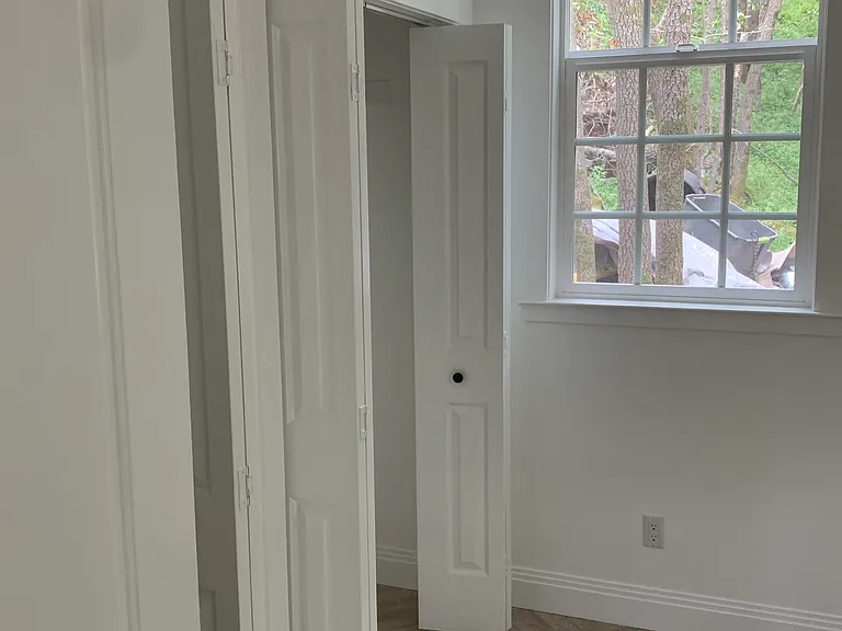 563 Atherton Ave — Photo 7